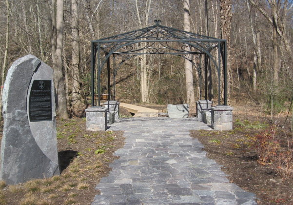 Marshall park gazebo and beach_1_1